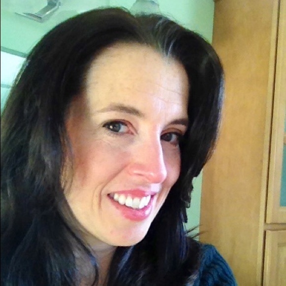 Meet your Posher, Jennifer - Picture 1 of 1